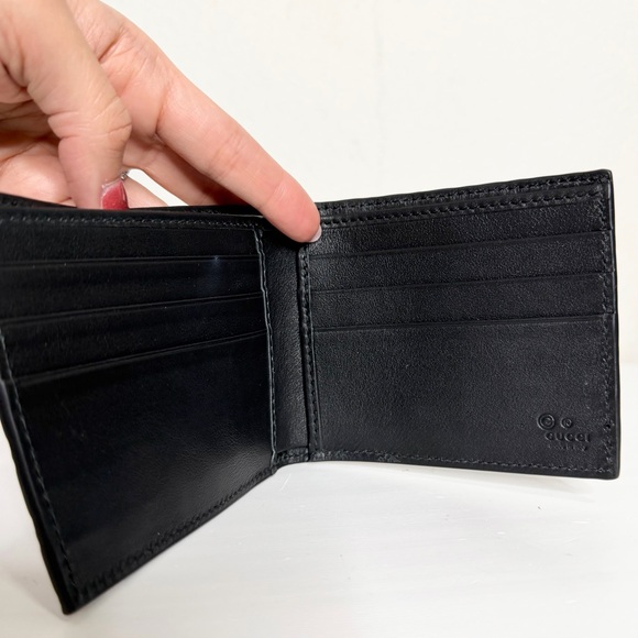 Gucci GG Microguccissima Men’s Bifold Black Wallet - Picture 3 of 4